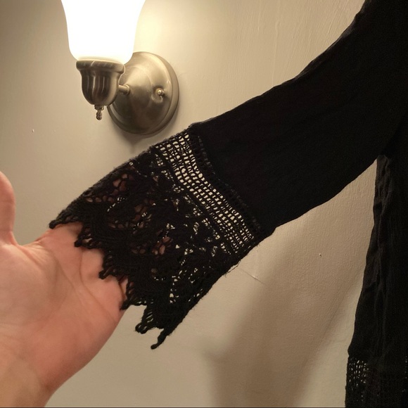 American Eagle Small long sleeve button down top with lacy detailing - Picture 3 of 5